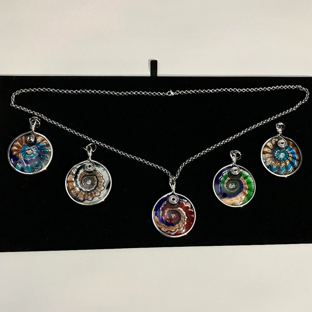 5 Ocean PendantS + Stainless Steel 29-inch Rolo Chain Ocean Wave Lampwork Chain